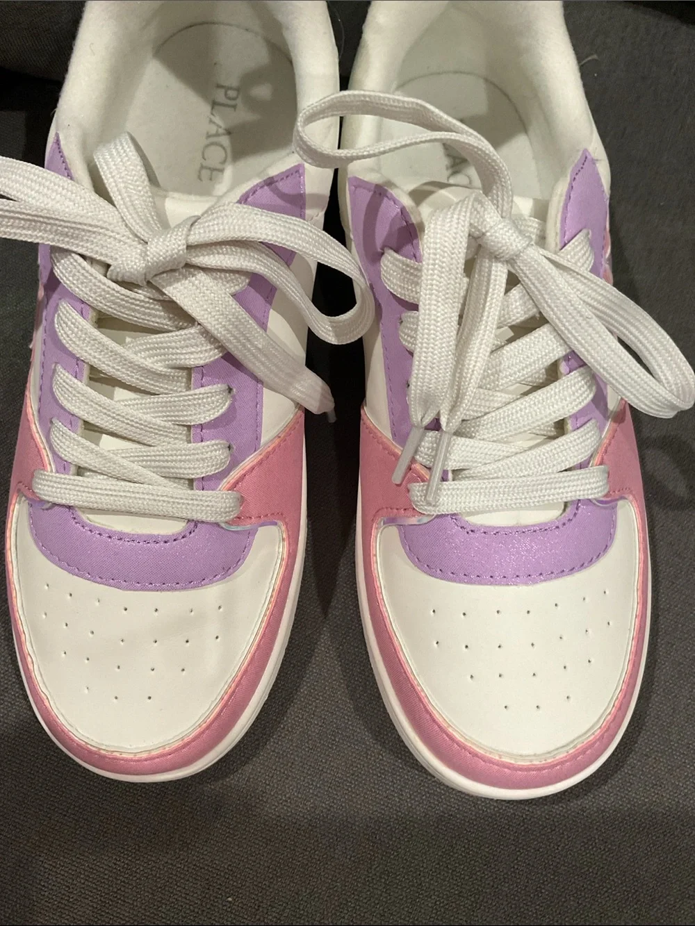 Girls Low Top Sneakers 👟